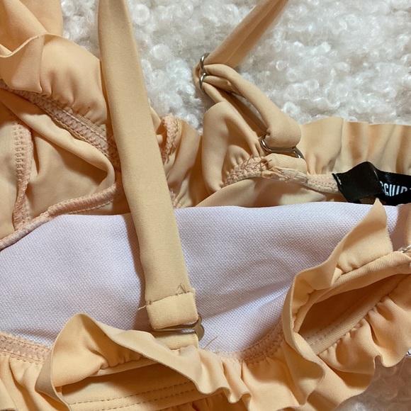 Missguided ruffle milkmaid bikini set - Picture 3 of 6